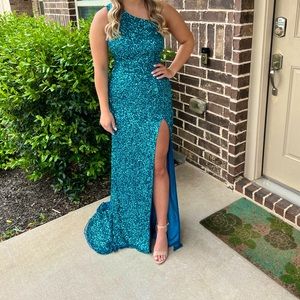 last years prom dress bought for $750 trying to sell for $500, will negotiate!!